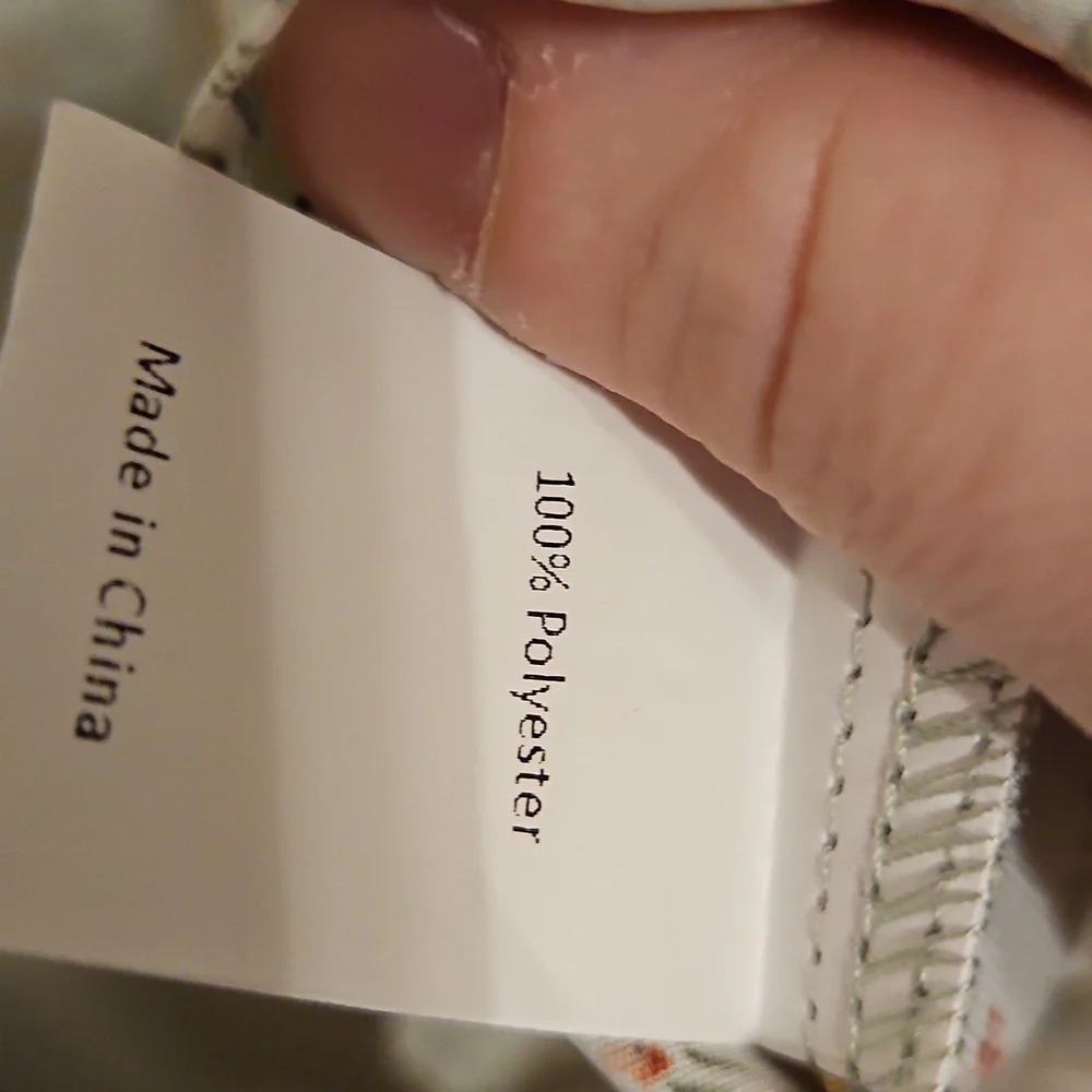 Agnes Orinda Pale Green Floral Keyhoke Blouse. NWT - Picture 7 of 7